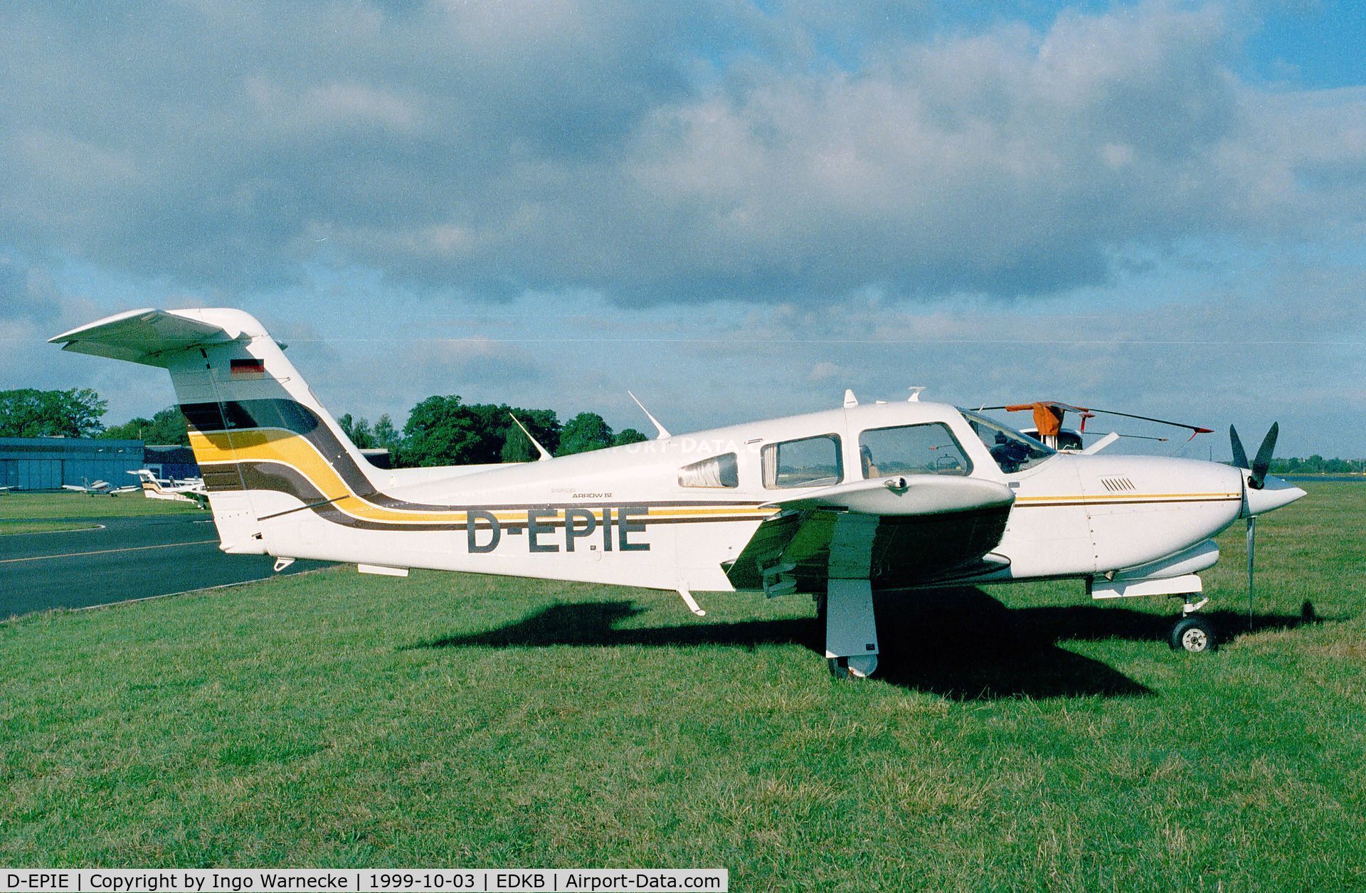 D-EPIE, Piper PA-28RT-201T Turbo Arrow IV C/N 28R-7931119, Piper PA-28RT-201T Arrow IV at Bonn-Hangelar airfield
