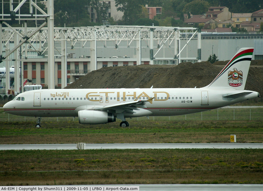 A6-EIM, 2009 Airbus A320-232 C/N 4077, Taxiing for delivery flight...