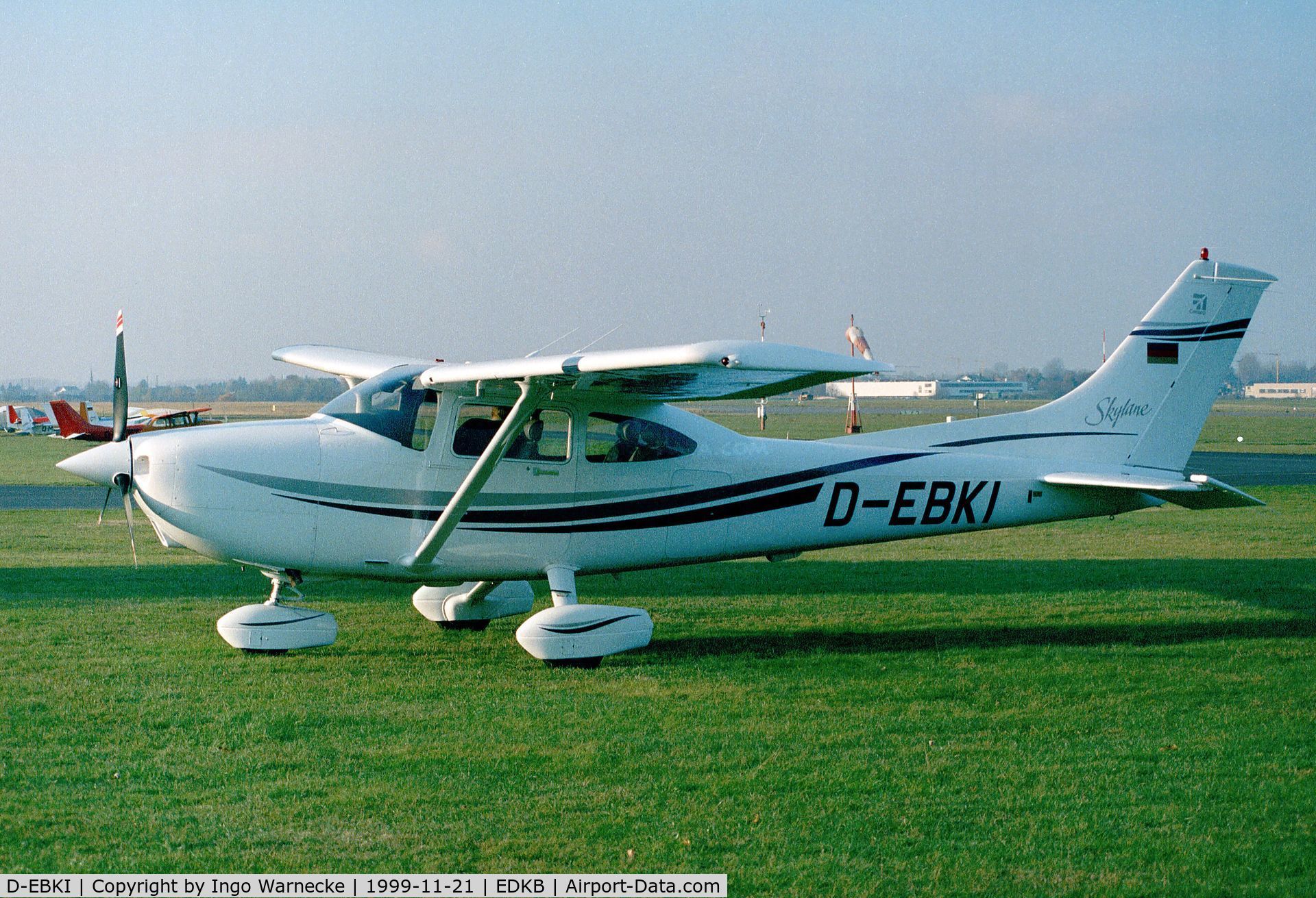D-EBKI, Cessna 182S Skylane C/N 18280493, Cessna 182S Skylane at Bonn-Hangelar airfield