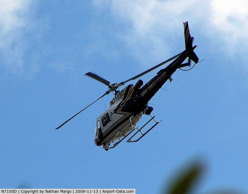 N710SD, 2006 Eurocopter AS-350B-3 Ecureuil Ecureuil C/N 4067, Caught him working over Ocean Beach, CA