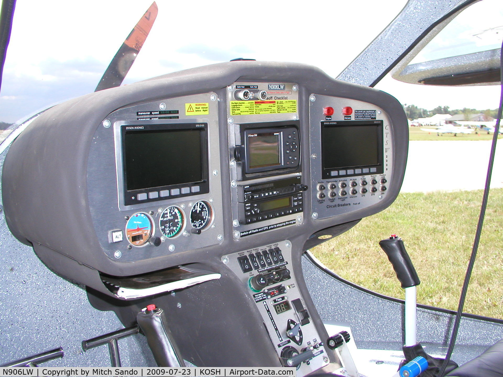 N906LW, 2006 Flight Design CTSW C/N 06-07-09, EAA AirVenture 2009.
