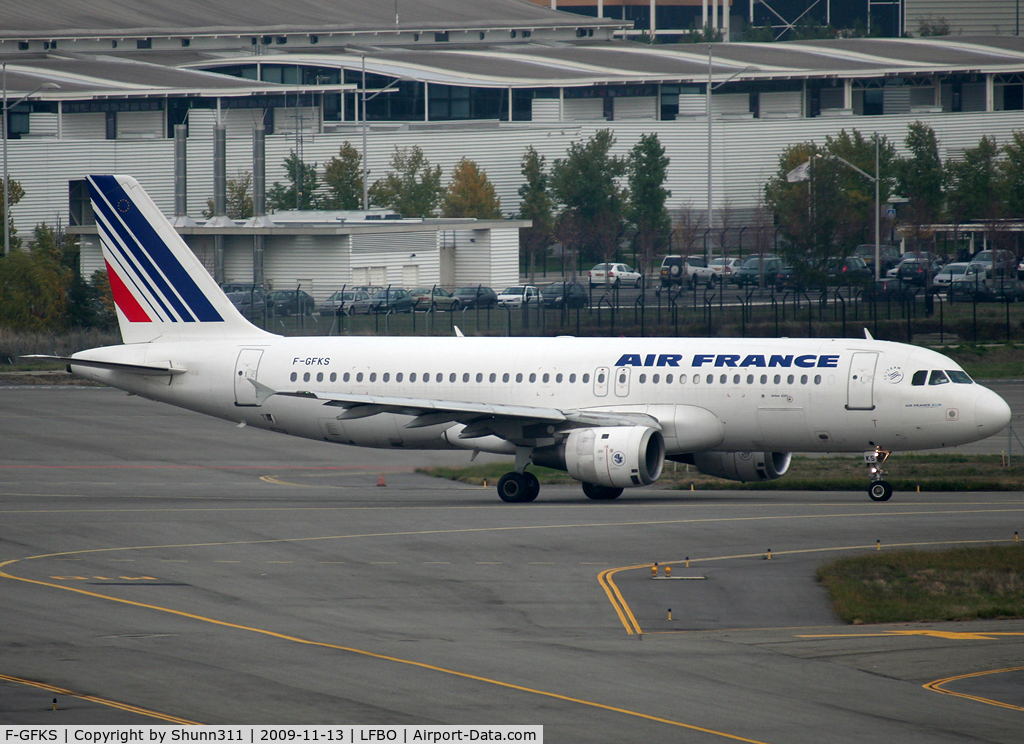 F-GFKS, 1991 Airbus A320-211 C/N 0187, Taxiing holding point rwy 14L for departure after overhaul...