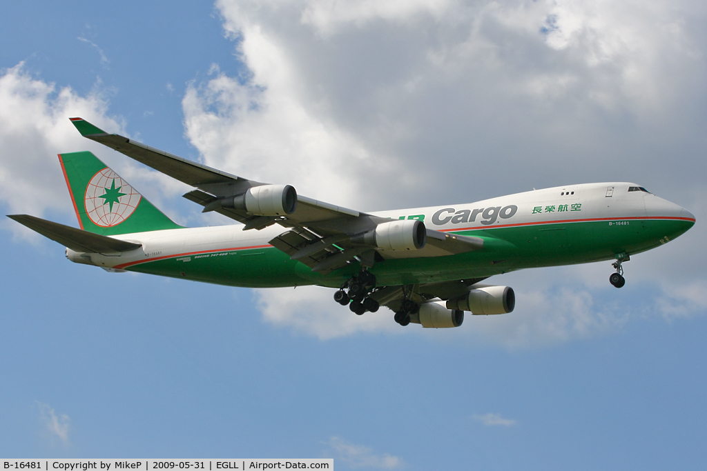 B-16481, Boeing 747-45EF (SCD) C/N 30607, Short final to 09L at Heathrow.