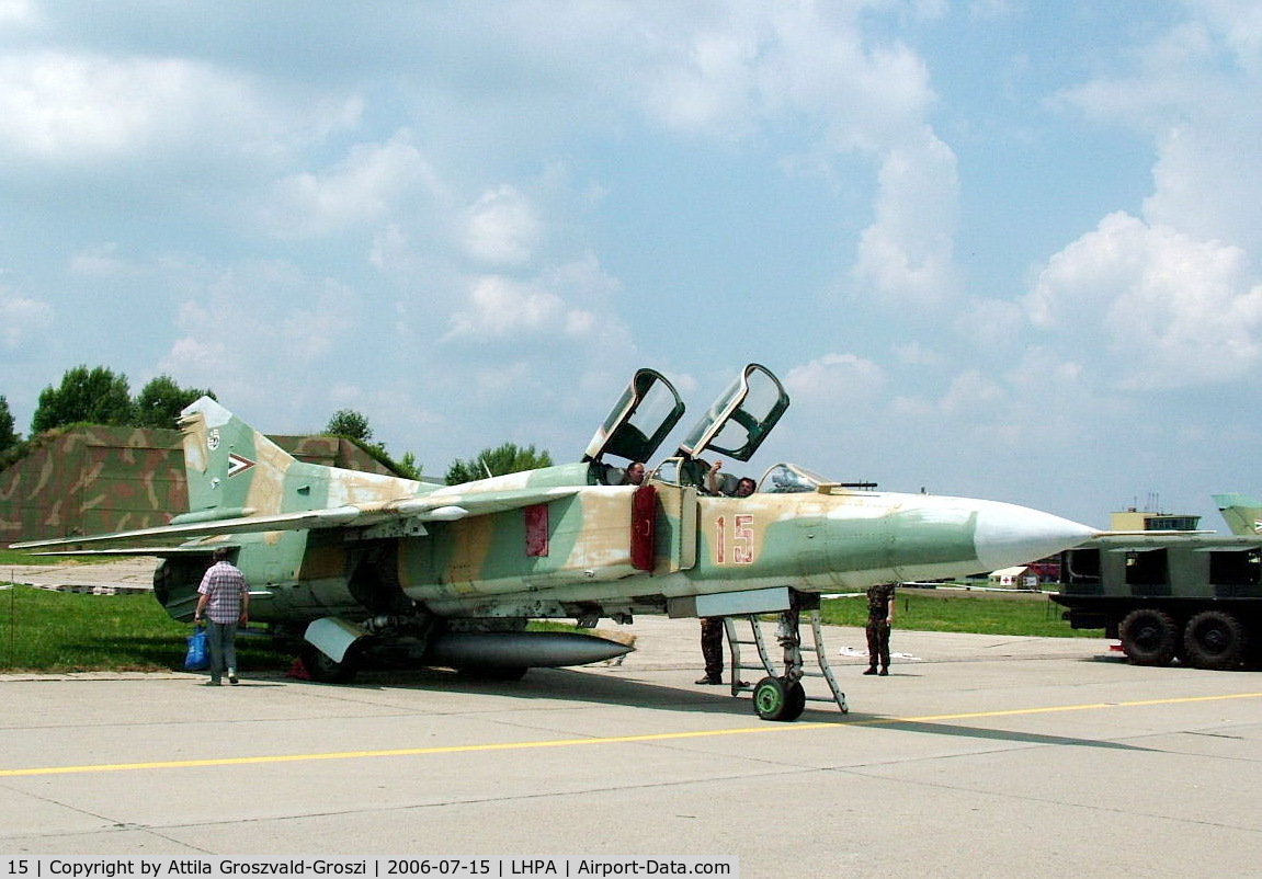 15, 1979 Mikoyan-Gurevich MiG-23UB C/N A1037926, Pápa HUNAF Base Airport