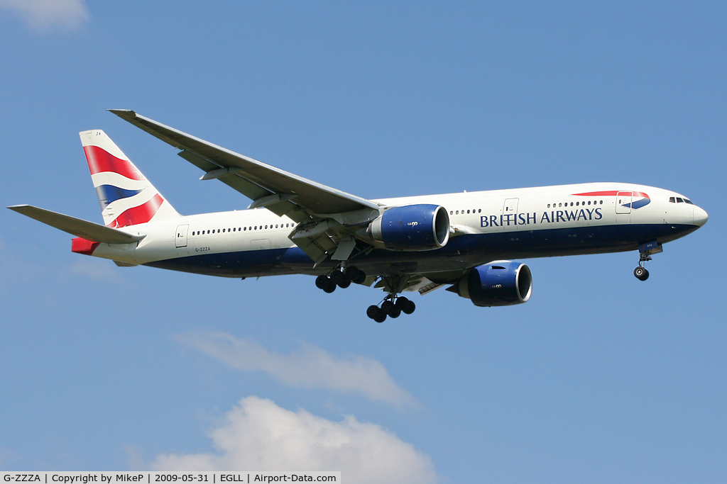 G-ZZZA, 1995 Boeing 777-236 C/N 27105, Short final to 09L at Heathrow.