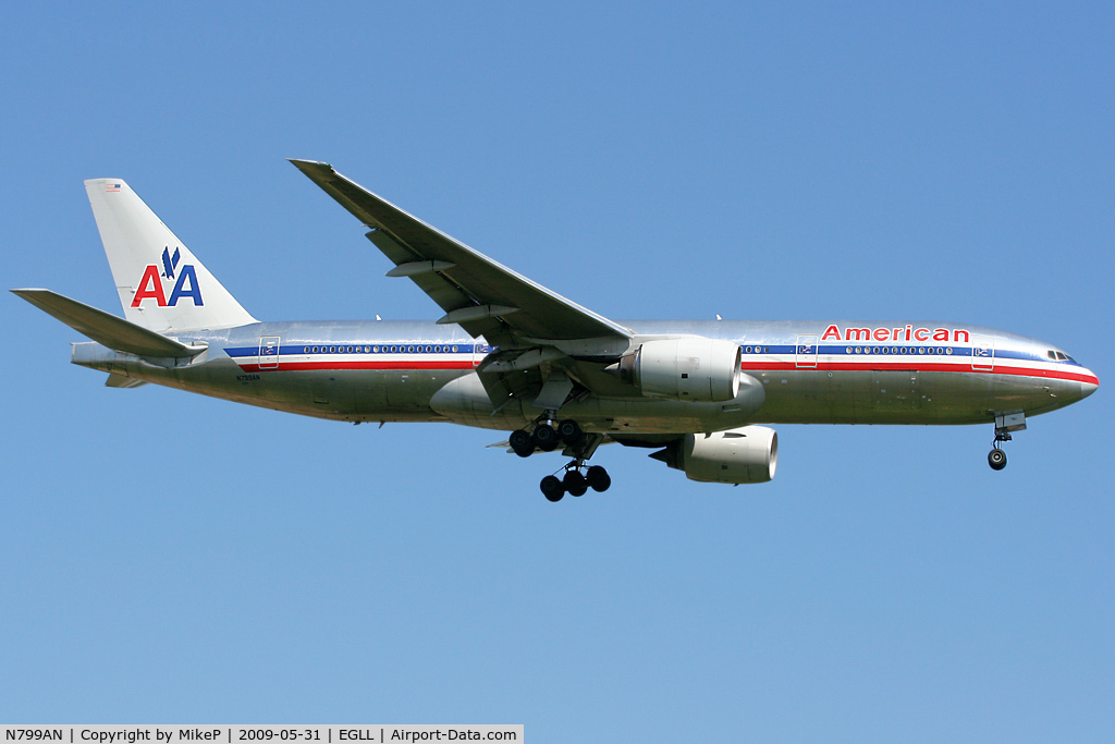 N799AN, 2001 Boeing 777-223 C/N 30258, Short final to 09L at Heathrow.