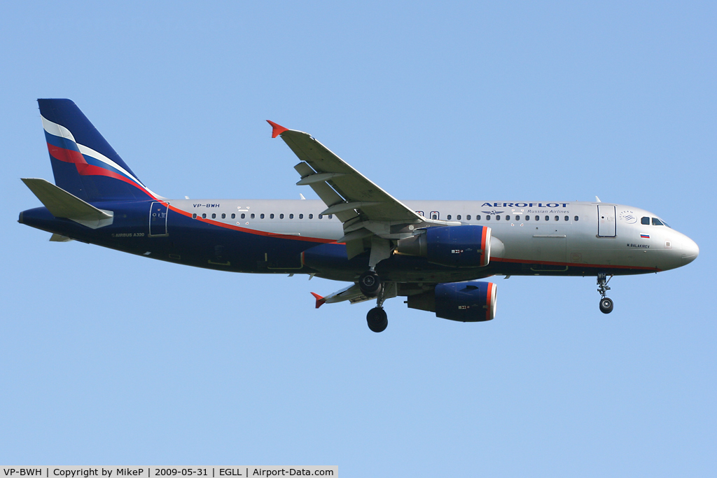 VP-BWH, 2003 Airbus A320-214 C/N 2151, Short final for Runway 09L at Heathrow.