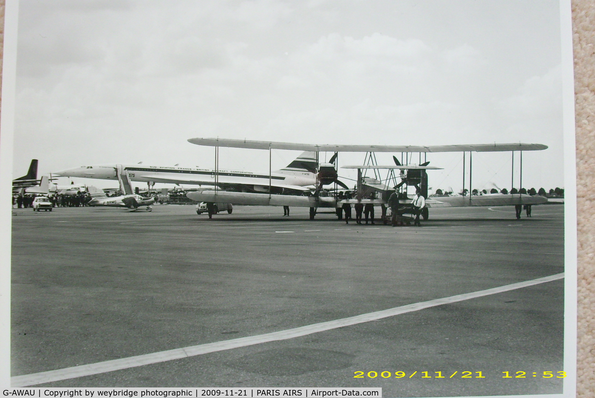 G-AWAU, Vickers FB-27A Vimy (replica) C/N VAFA02, photo taken paris airshow, f-wtss and f-brmg in background