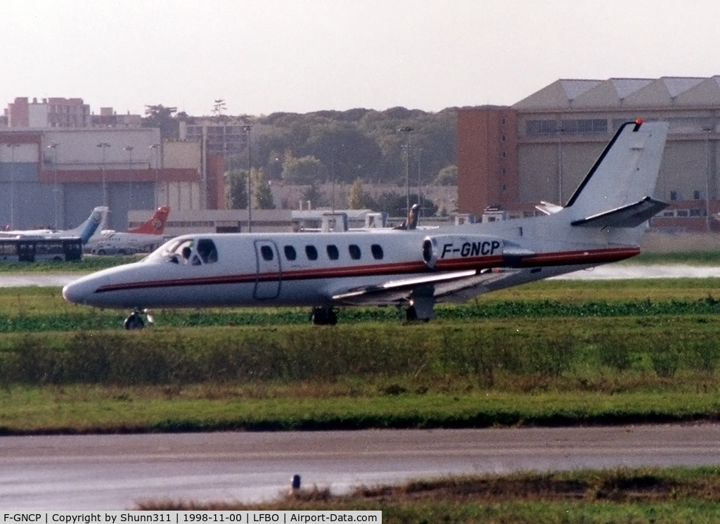 F-GNCP, 1978 Cessna 550 Citation II C/N 550-0004, Taxiing to the General Aviation area...