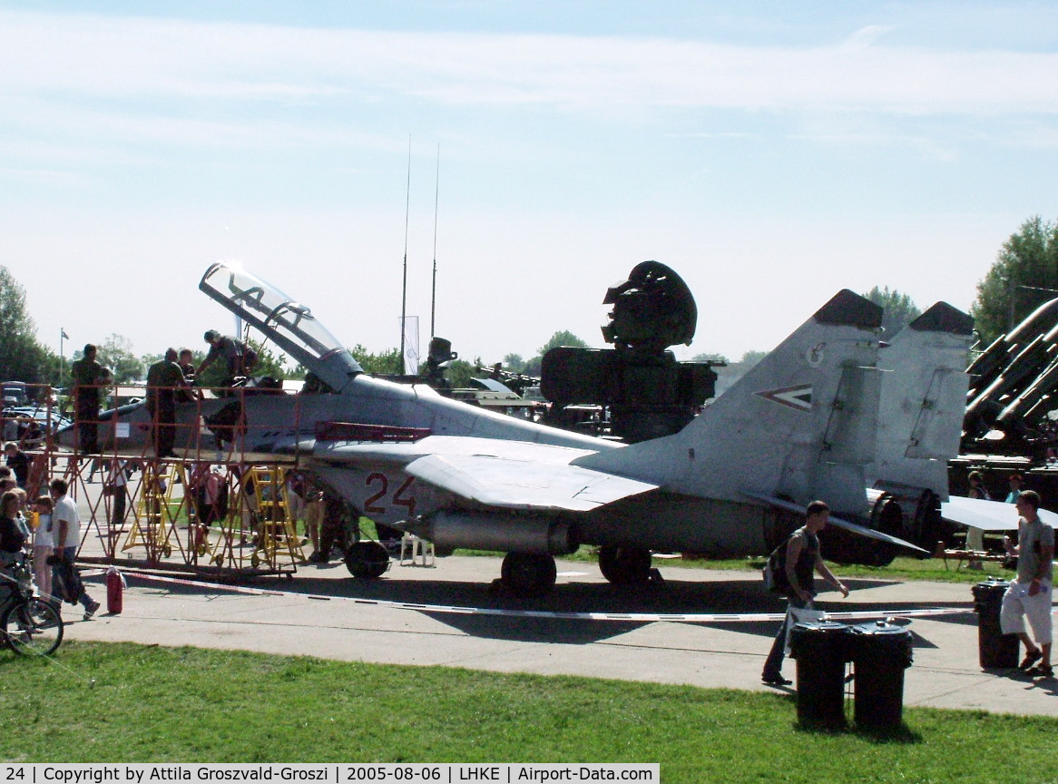 24, Mikoyan-Gurevich MiG-29UB-12 C/N N50903027135, Kecskemét, Hungarian Air-Forces Base - Airshow '2005