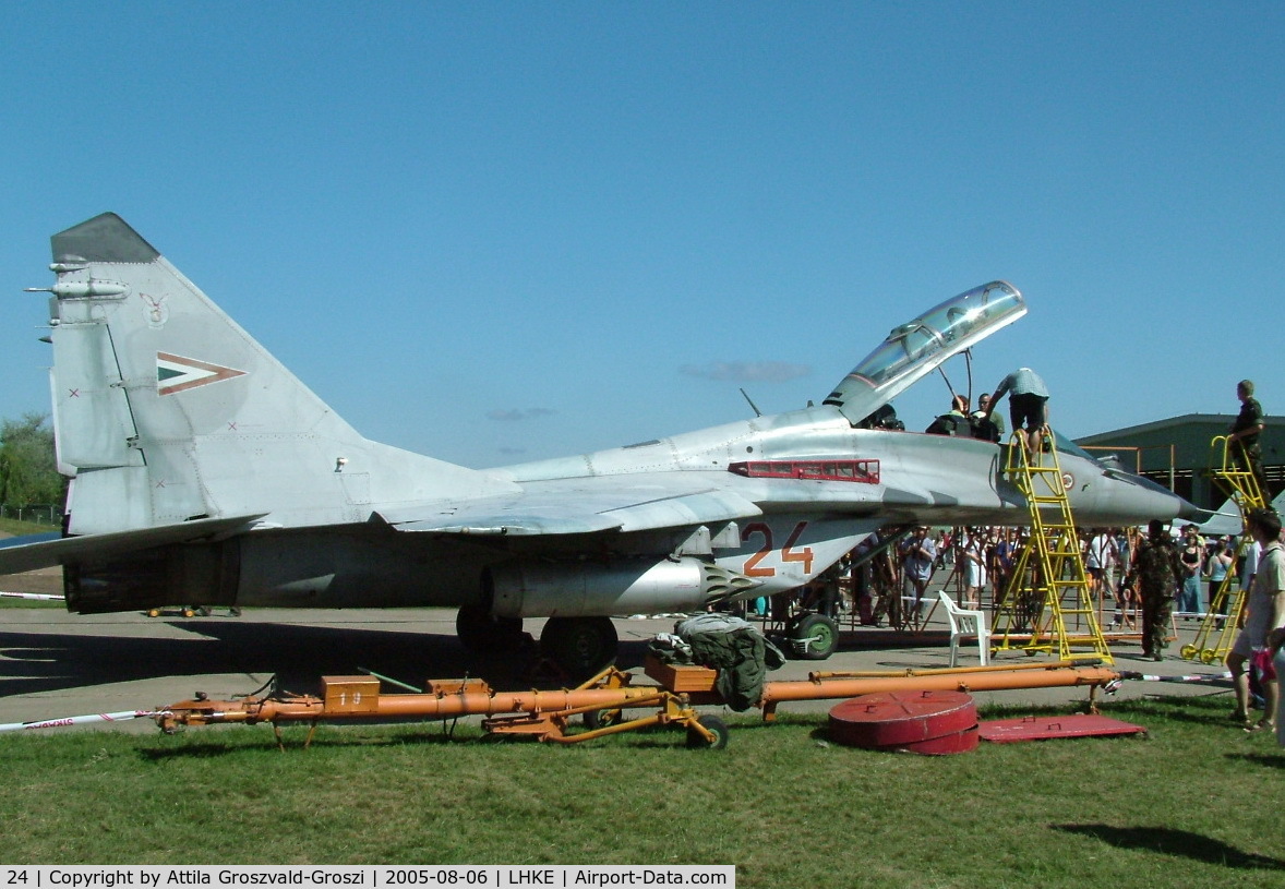 24, Mikoyan-Gurevich MiG-29UB-12 C/N N50903027135, Kecskemét, Hungarian Air-Forces Base - Airshow '2005