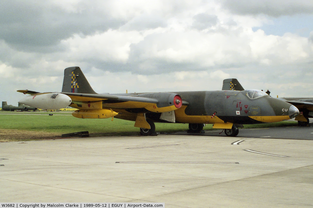 WJ682, 1955 English Electric Canberra TT.18 C/N HP-225B, English Electric Canberra TT18 at the Canberra 40th Anniversary Celebration Photocall at RAF Wyton in 1989.