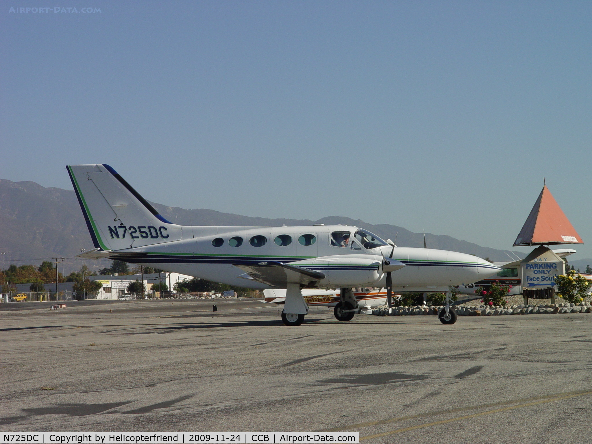 N725DC, 1981 Cessna 421C Golden Eagle C/N 421C1099, Parked at Cable