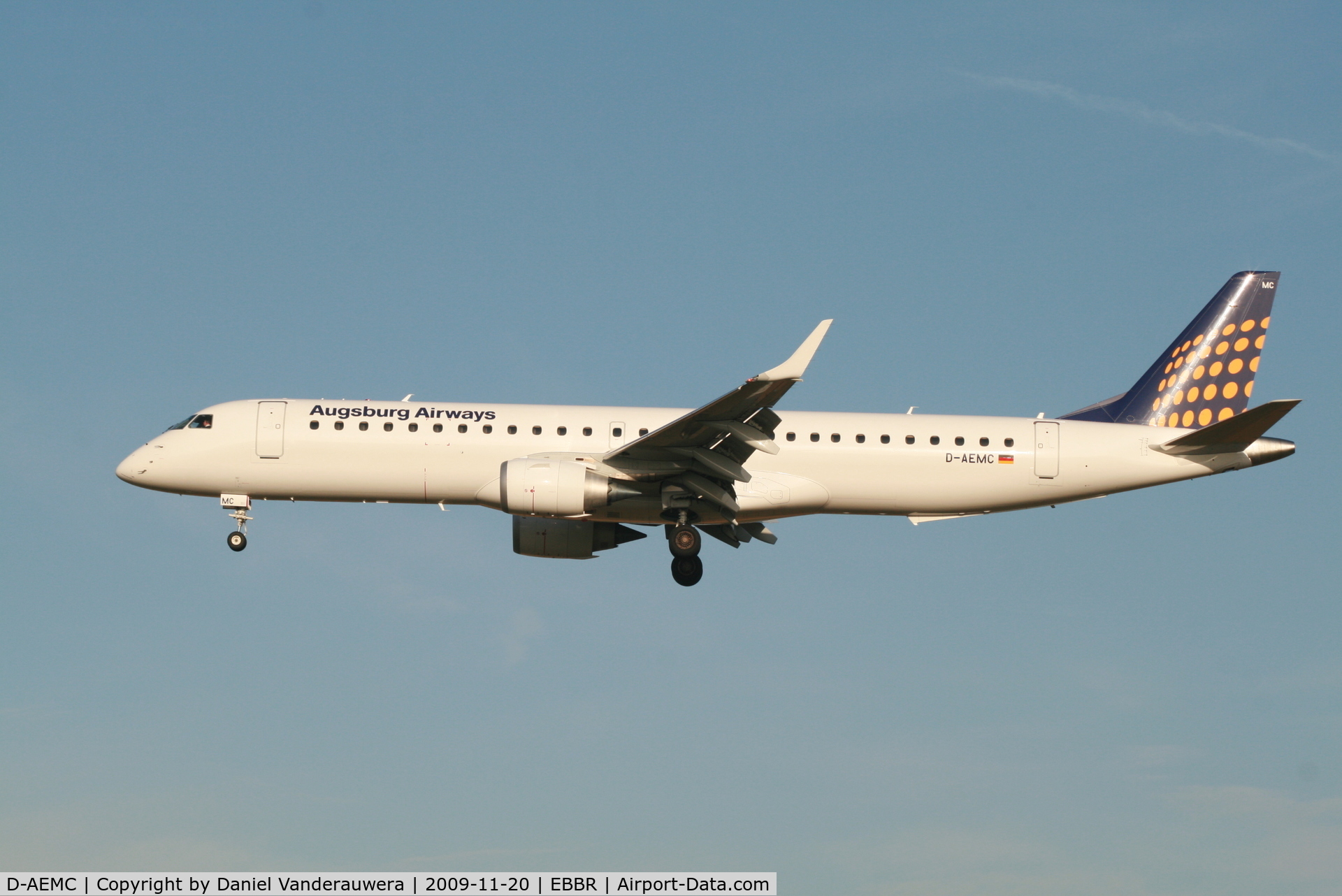 D-AEMC, 2009 Embraer 195LR (ERJ-190-200LR) C/N 19000300, Flight LH4602 is descending to RWY 25L