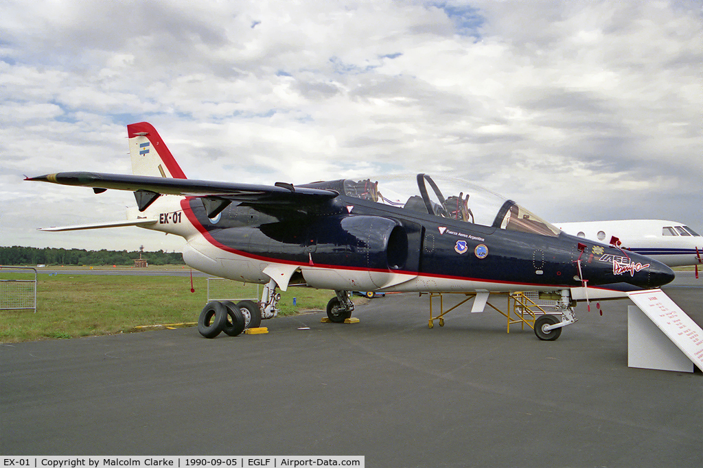 EX-01, FMA AT-63 Pampa C/N 2001, FMA AT-63 Pampa. At Farnborough International 1990.