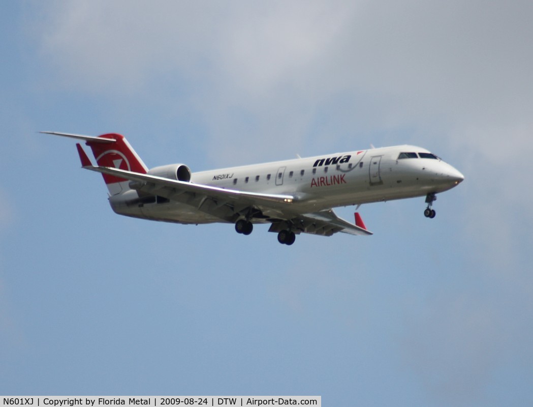 N601XJ, 2005 Bombardier CRJ-200 (CL-600-2B19) C/N 8044, Mesaba CRJ-200