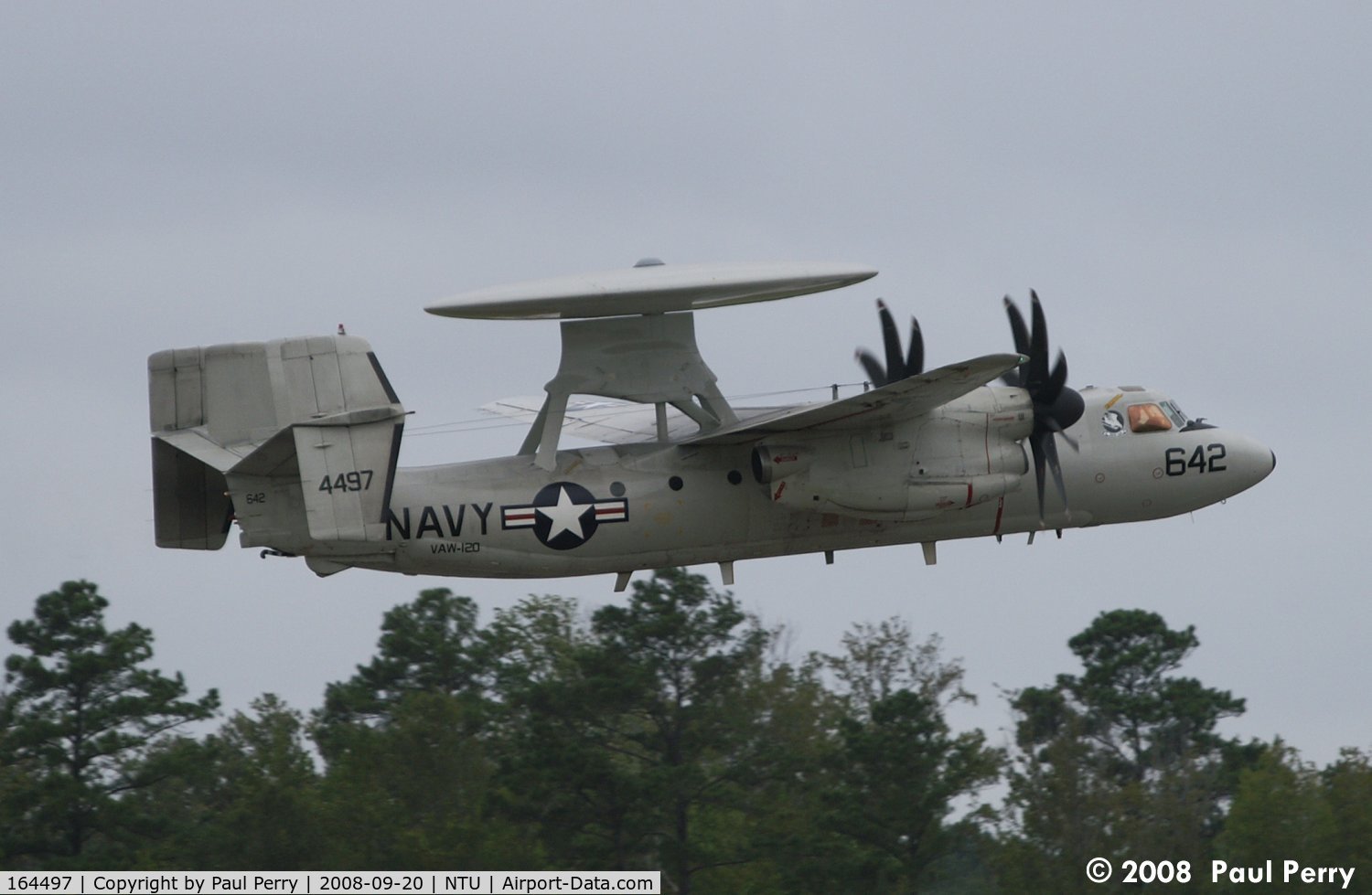 164497, Northrop Grumman E-2C Hawkeye C/N A163, Low level pass, what a sound