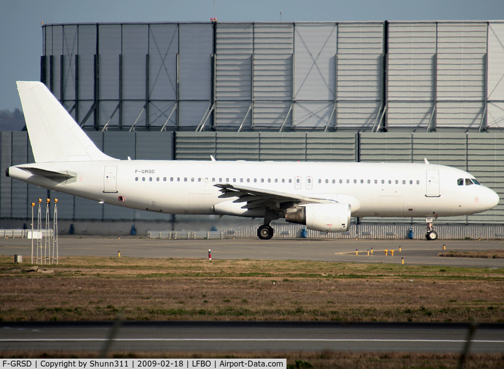 F-GRSD, 1996 Airbus A320-214 C/N 653, All white c/s on return to lessor