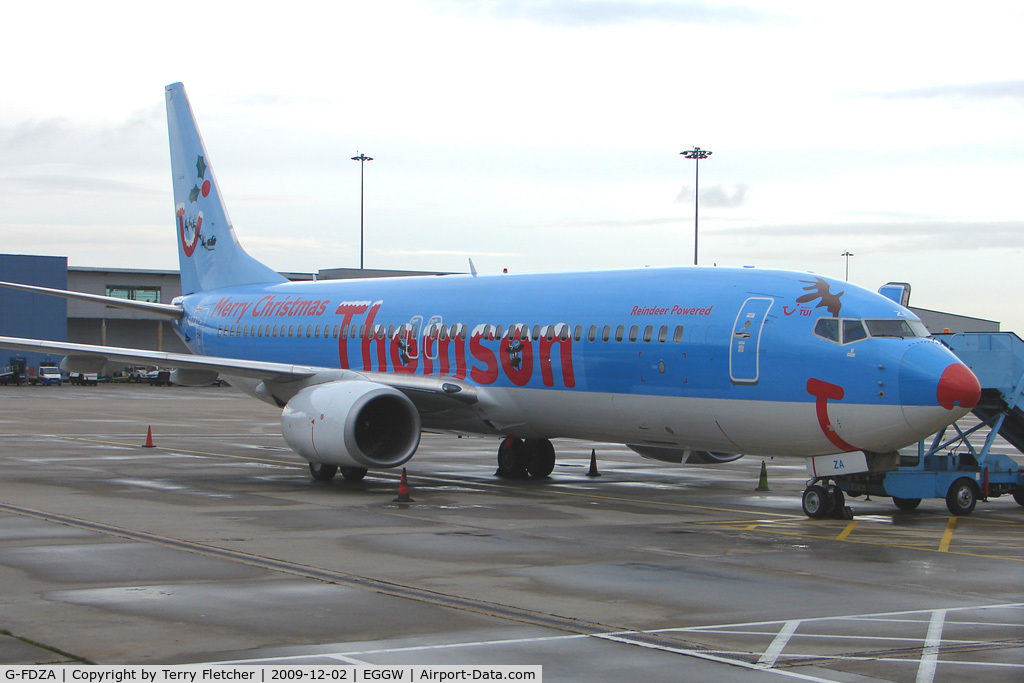 G-FDZA, 2007 Boeing 737-8K5 C/N 35134, Thomson B737 appears in Xmas livery at Luton