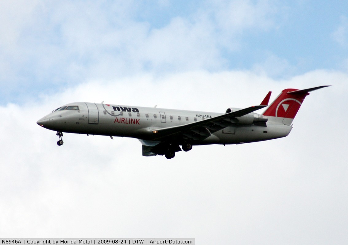 N8946A, 2004 Bombardier CRJ-200 (CL-600-2B19) C/N 7946, Northwest Airlink CRJ-200