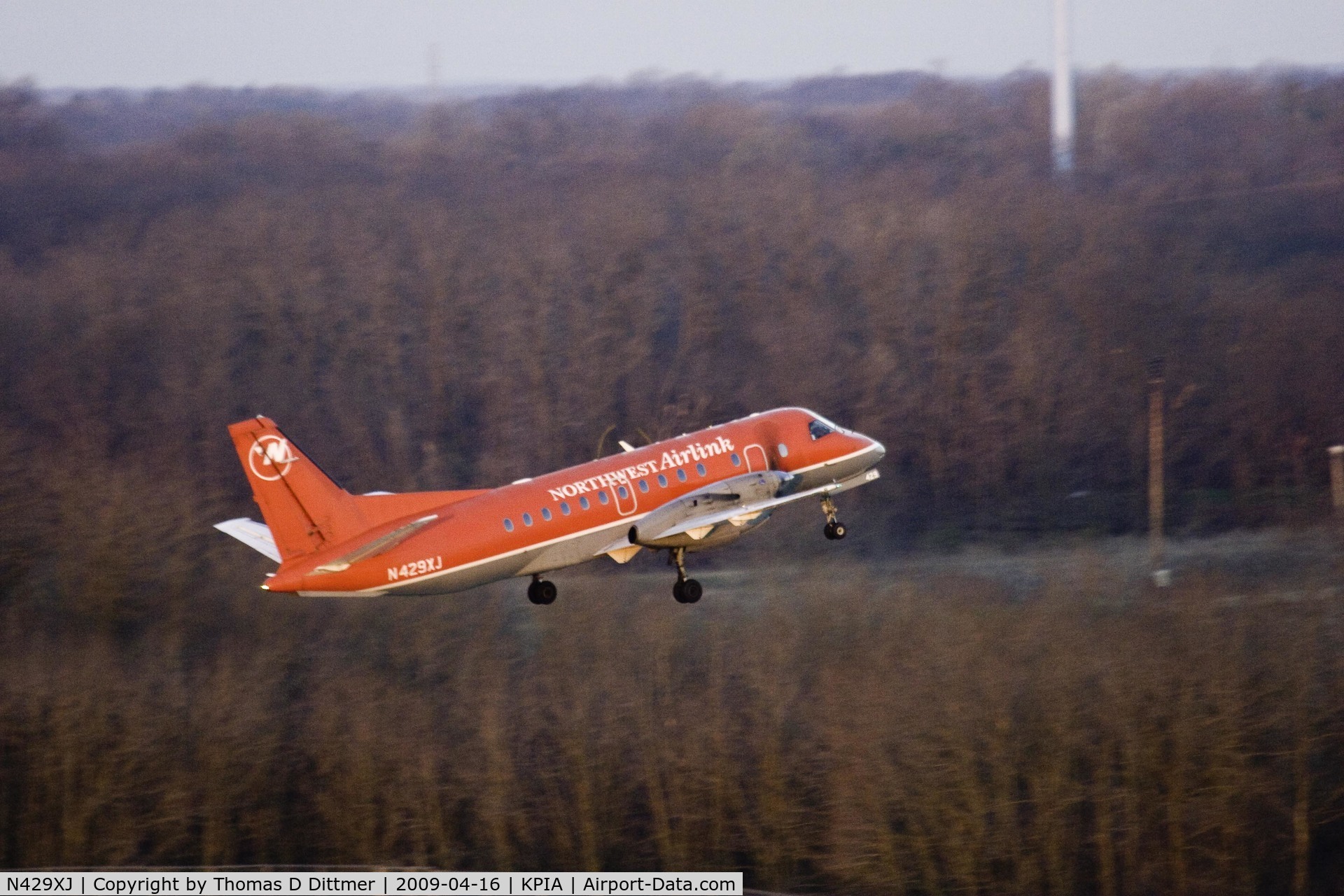 N429XJ, 1997 Saab 340B C/N 340B-429, Northwest Airlink (N429XJ) climbing out