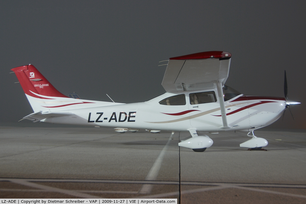 LZ-ADE, Cessna T182T Turbo Skylane C/N T18208846, Cessna 172