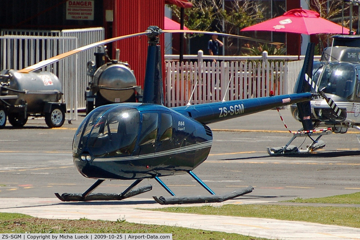 ZS-SGM, Robinson R44 Clipper II C/N 11634, Cape Town - Victoria & Alfred Waterfront Heliport