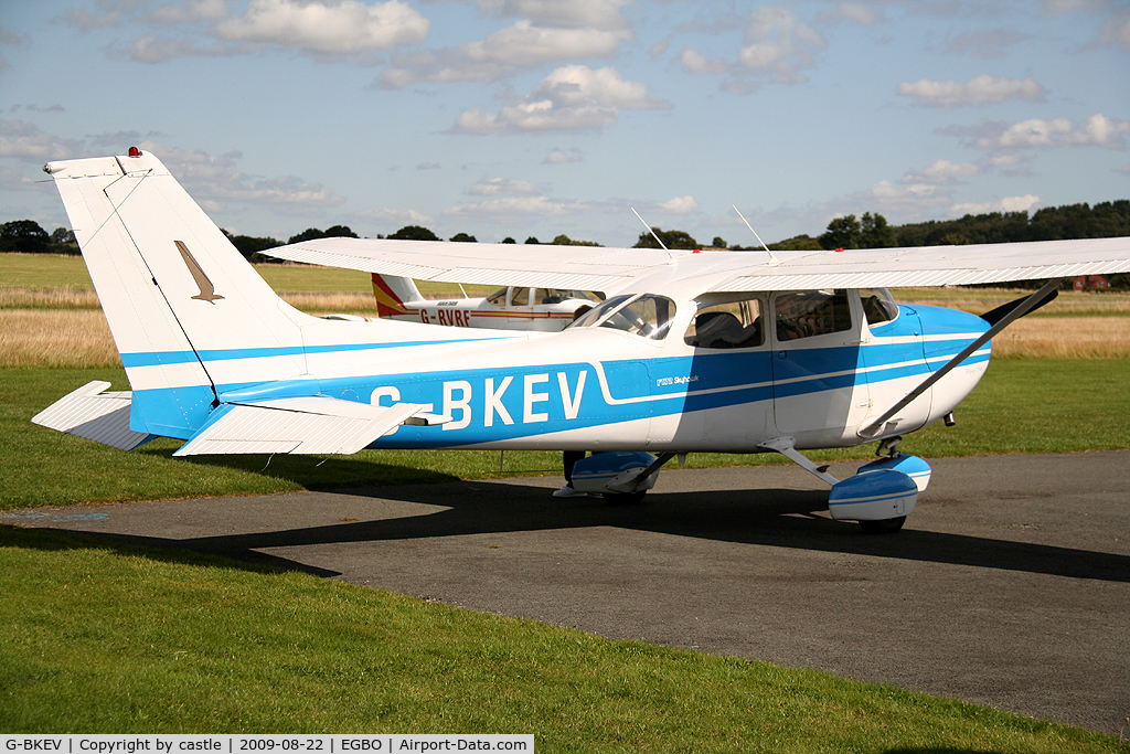 G-BKEV, 1976 Reims F172M Skyhawk Skyhawk C/N 1443, seen @ Wolverhampton