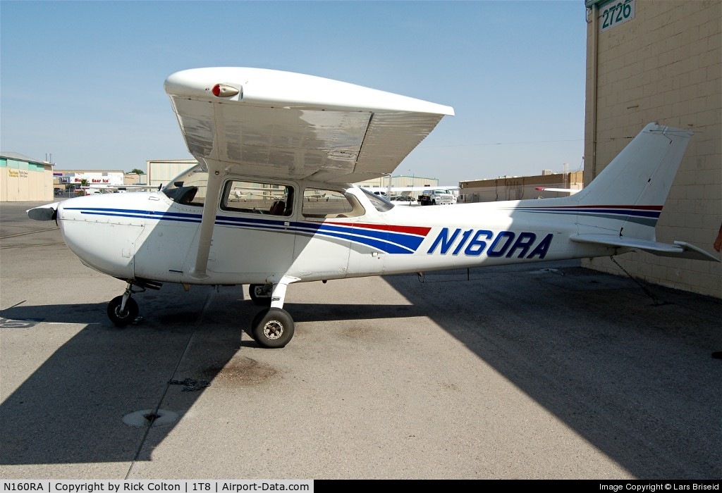 N160RA, 1977 Cessna 172N C/N 17268851, Texas based in the late 90's, working hard with a  skysign
