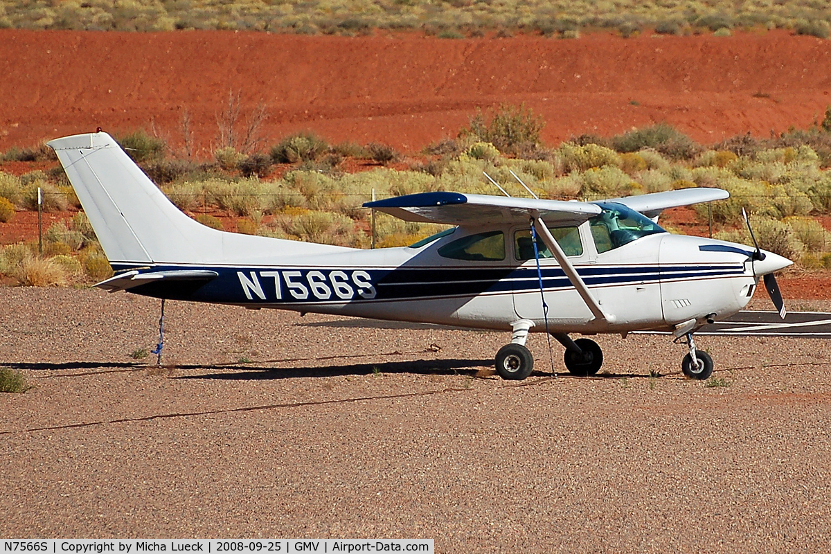 N7566S, 1976 Cessna 182Q Skylane C/N 18265215, At Monument Valley