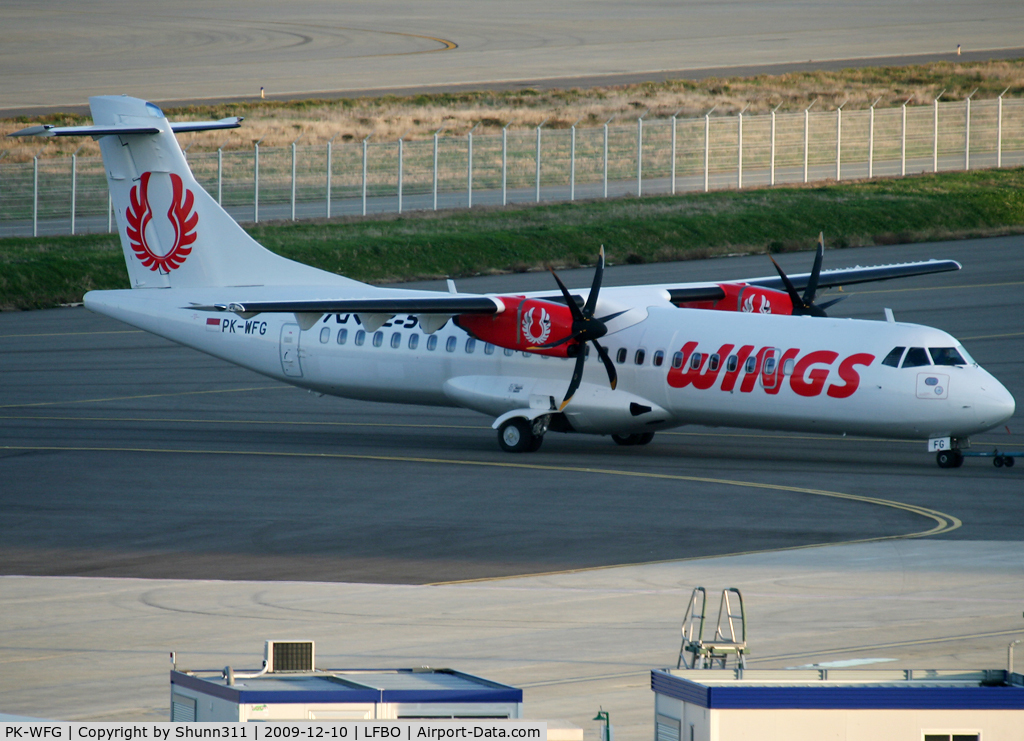 PK-WFG, 2009 ATR 72-212A C/N 882, Tracked at the cleaning area...