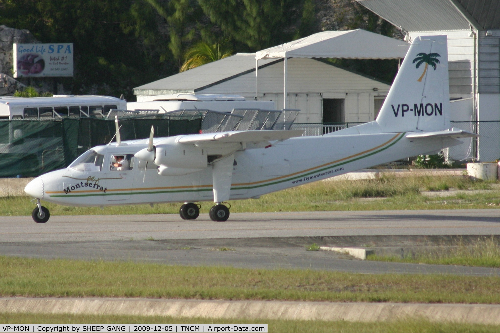 VP-MON, 1969 Britten-Norman BN-2A-26 Islander C/N 82, VP- MON taxing to A
