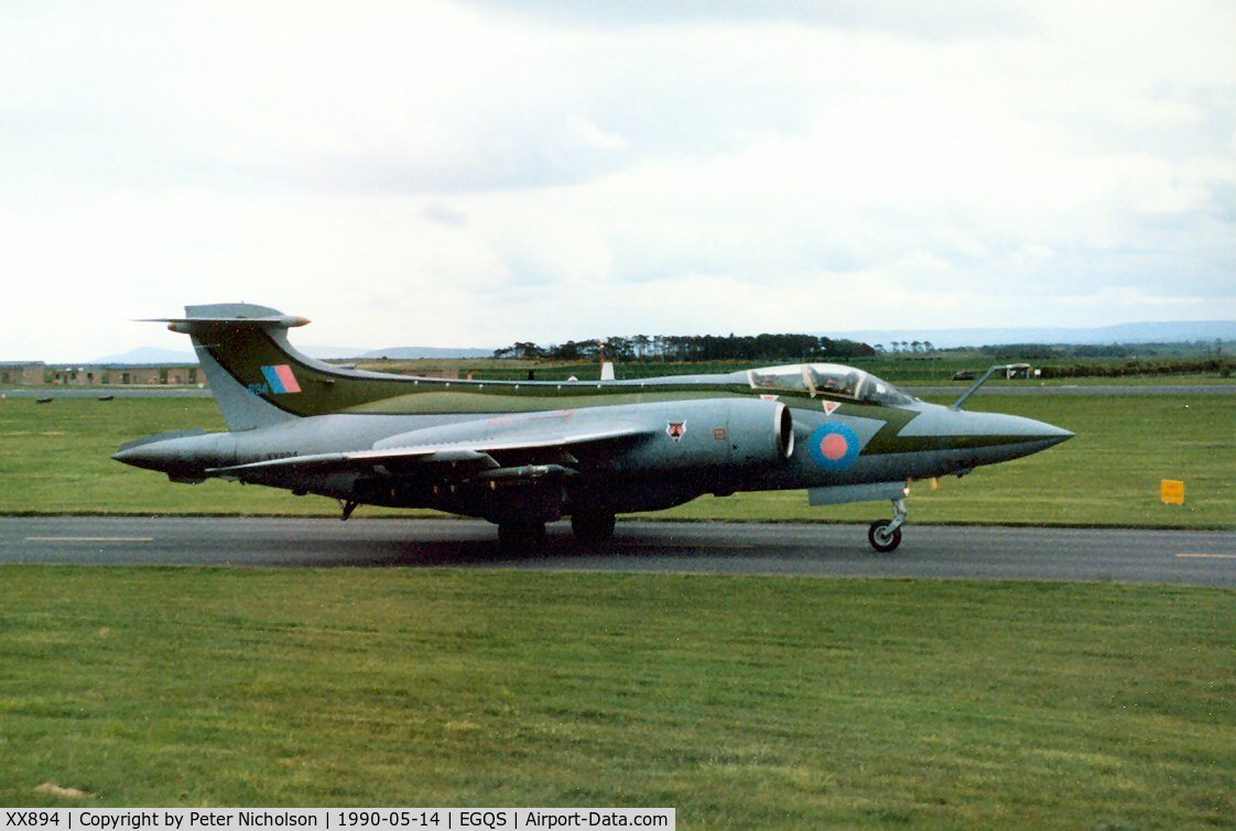 XX894, 1975 Hawker Siddeley Buccaneer S.2B C/N B3-03-74, Buccaneer S.2B of 12 Squadron at RAF Lossiemouth in May 1990.