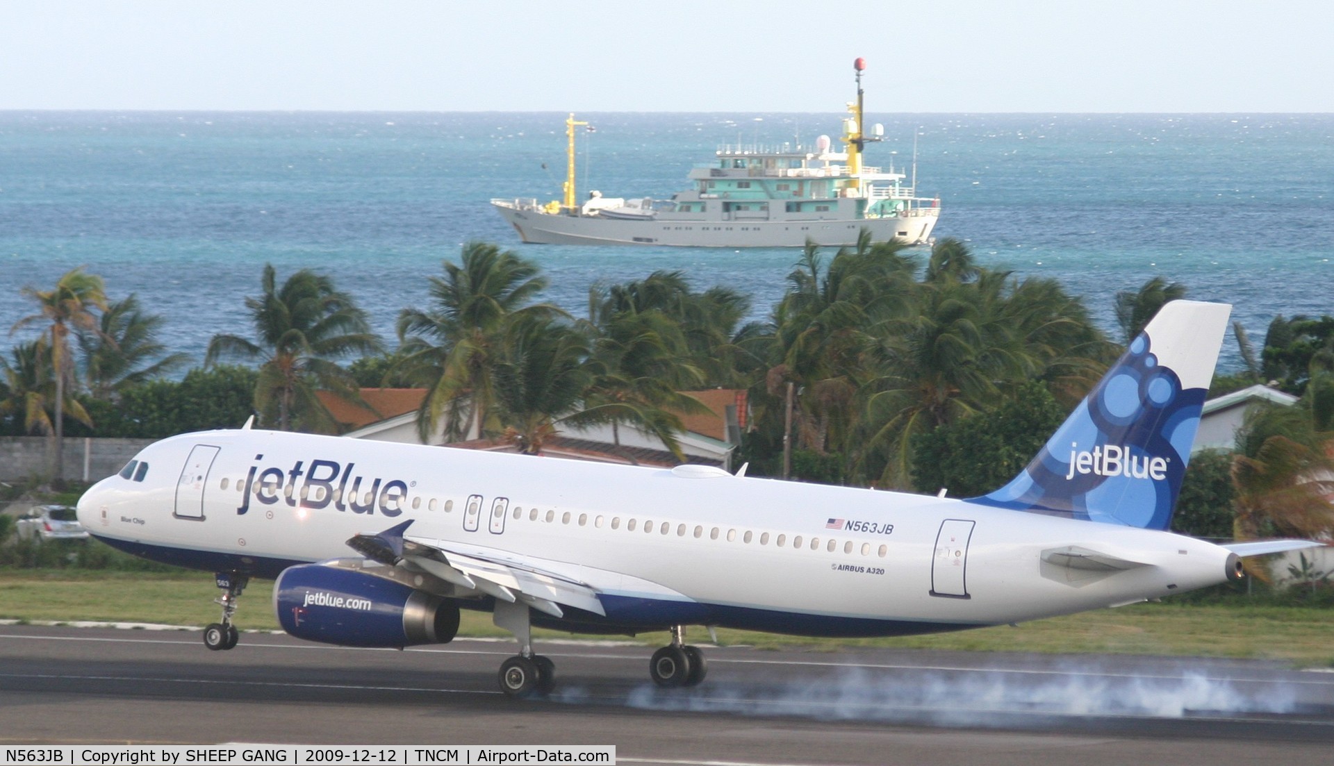 N563JB, 2003 Airbus A320-232 C/N 2006, Jet blue landing at tncm