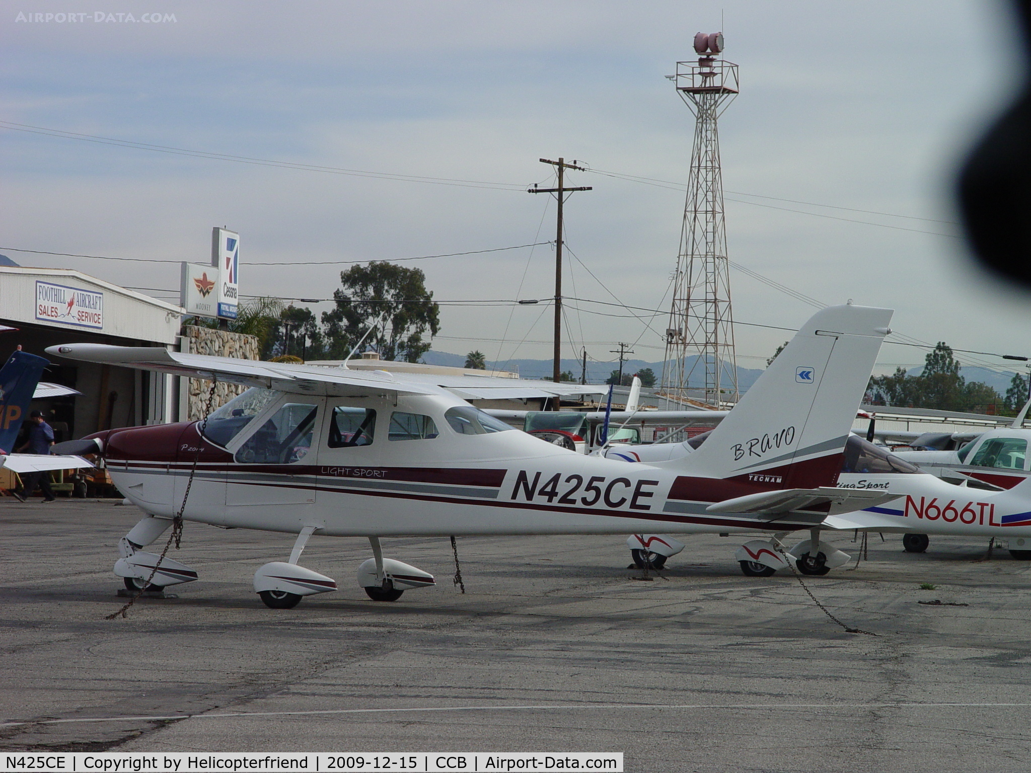 N425CE, Tecnam P-2004 Bravo C/N 085, Parked at Foothill Aircraft