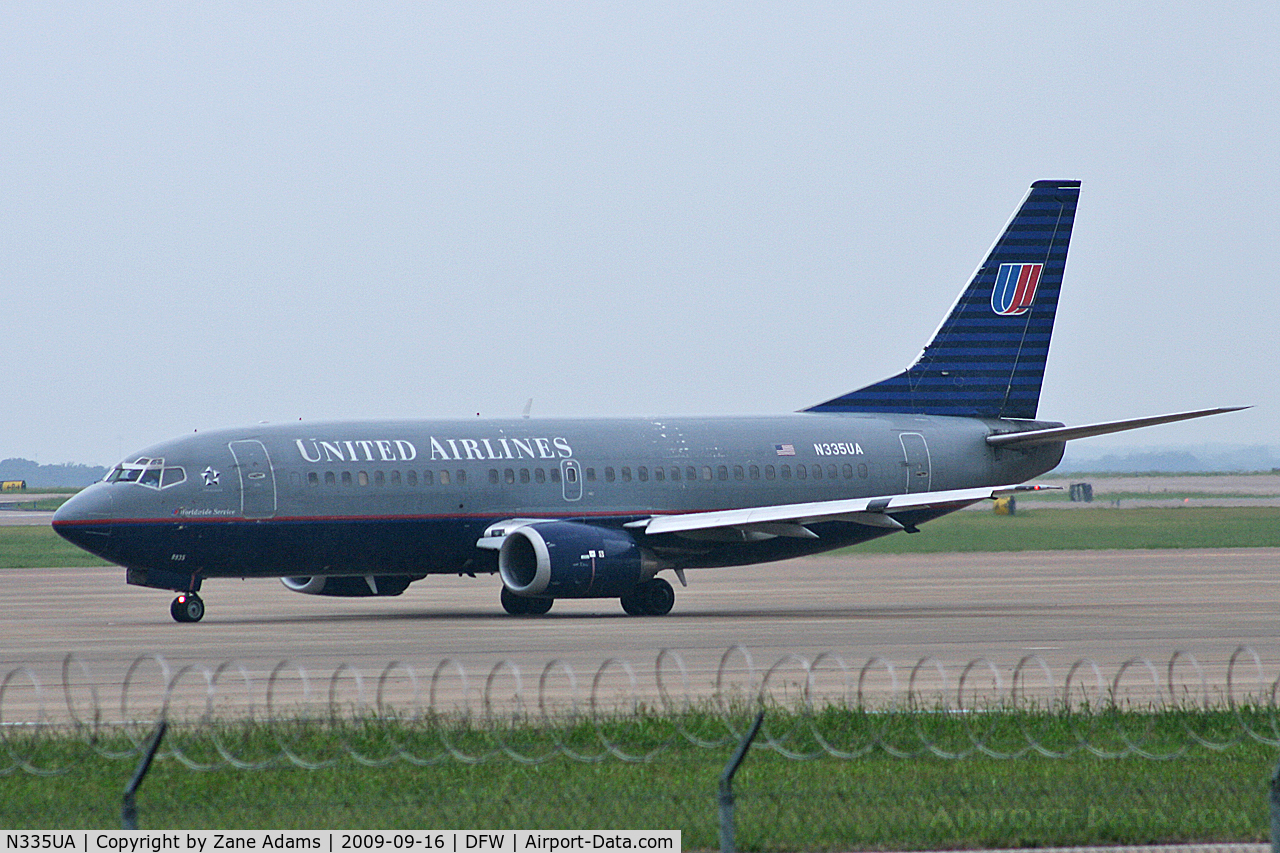 N335UA, 1988 Boeing 737-322 C/N 24230, United Airlines at DFW