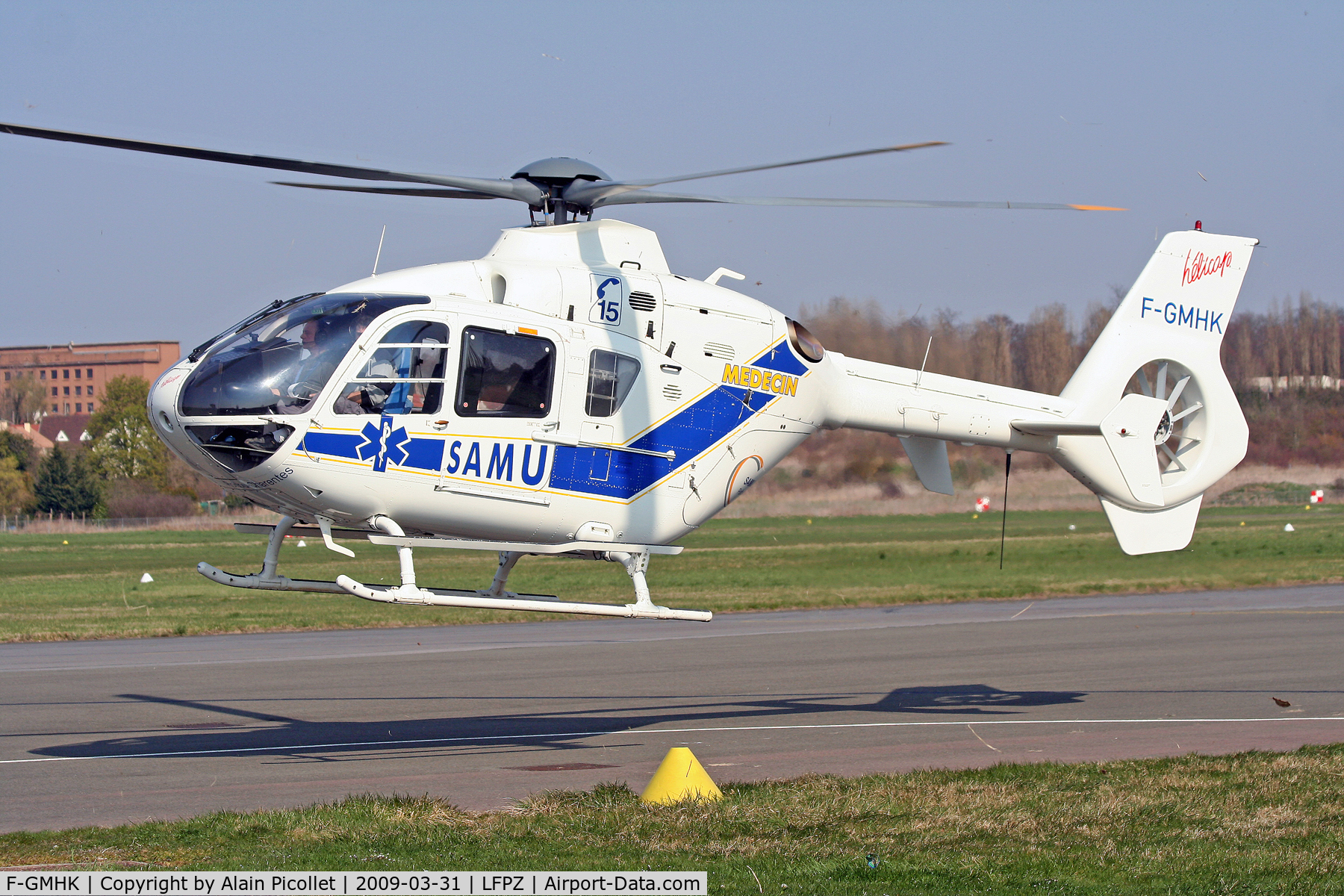 F-GMHK, Eurocopter EC-135T-1 C/N 0081, landing