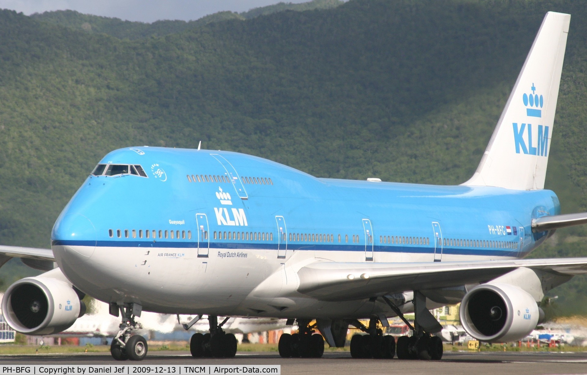 PH-BFG, 1990 Boeing 747-406 C/N 24517, KLM taxing back to the gates