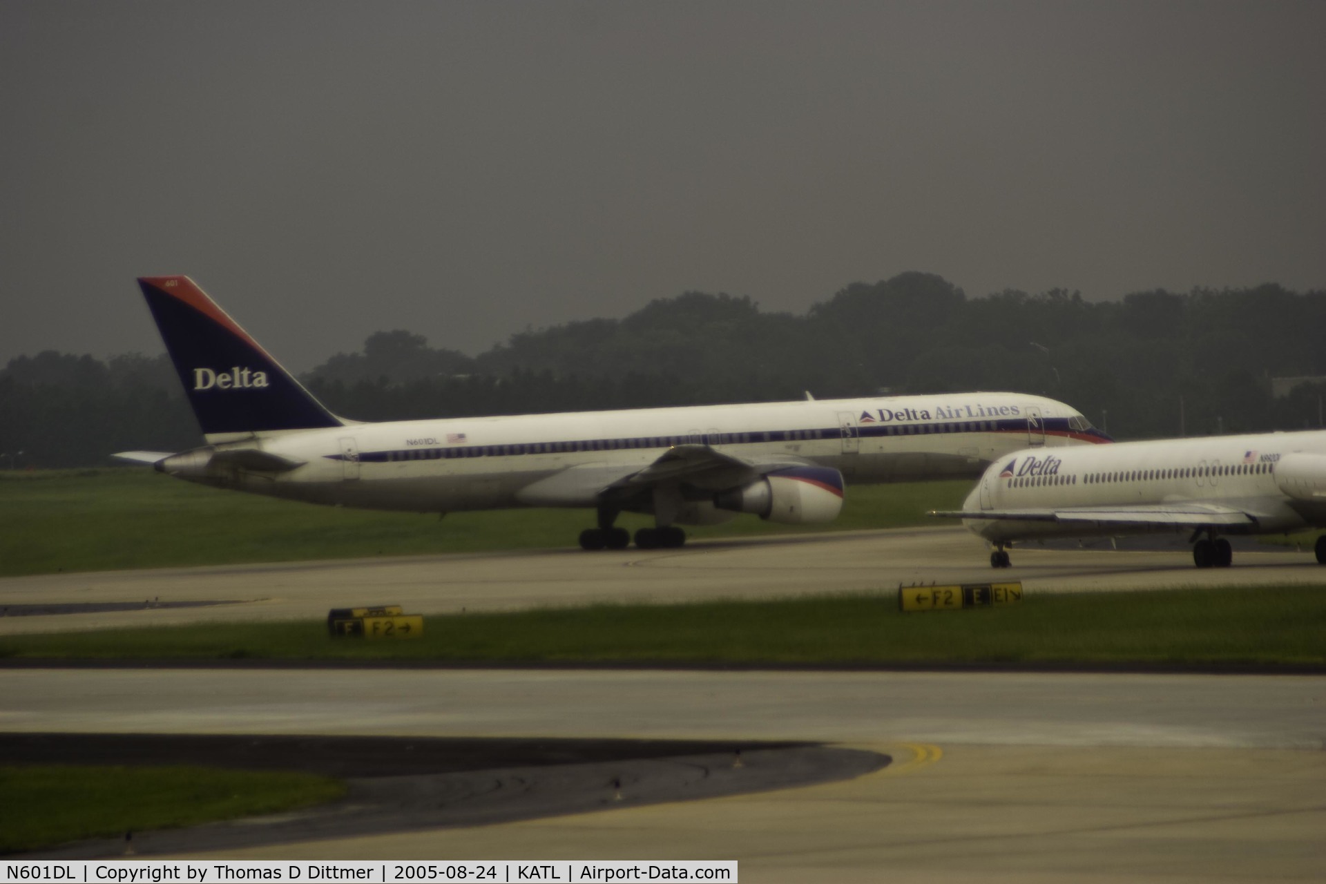 N601DL, 1985 Boeing 757-232 C/N 22808, Delta Airlines (N601DL) rolling down the runway