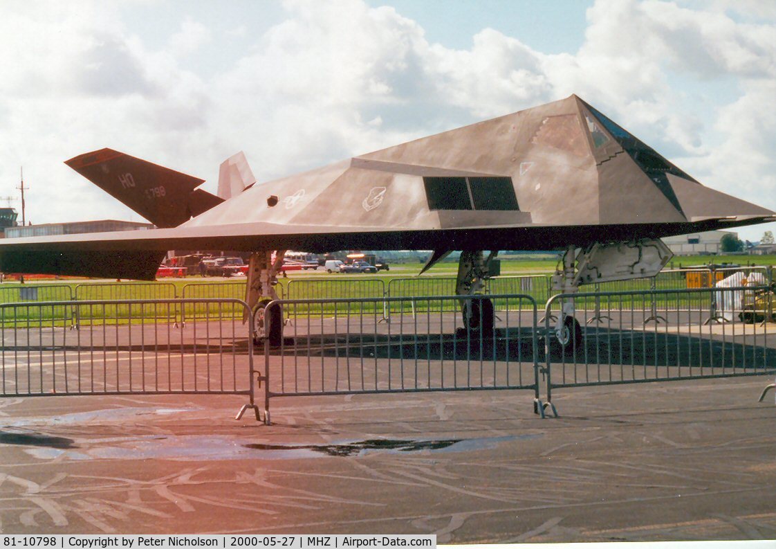 81-10798, 1981 Lockheed F-117A Nighthawk C/N A.4023, F-117A Nighthawk of 9th Fighter Squadron/49th Fighter Wing on display at the Mildenhall Air Fete of 2000.