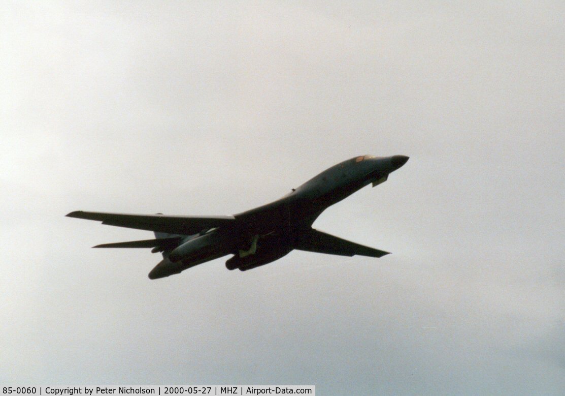 85-0060, 1985 Rockwell B-1B Lancer C/N 20, B-1B Lancer named Reach Out and Touch Someone of 127th Bomb Squadron on a fly-past at the Mildenhall Air Fete of 2000.