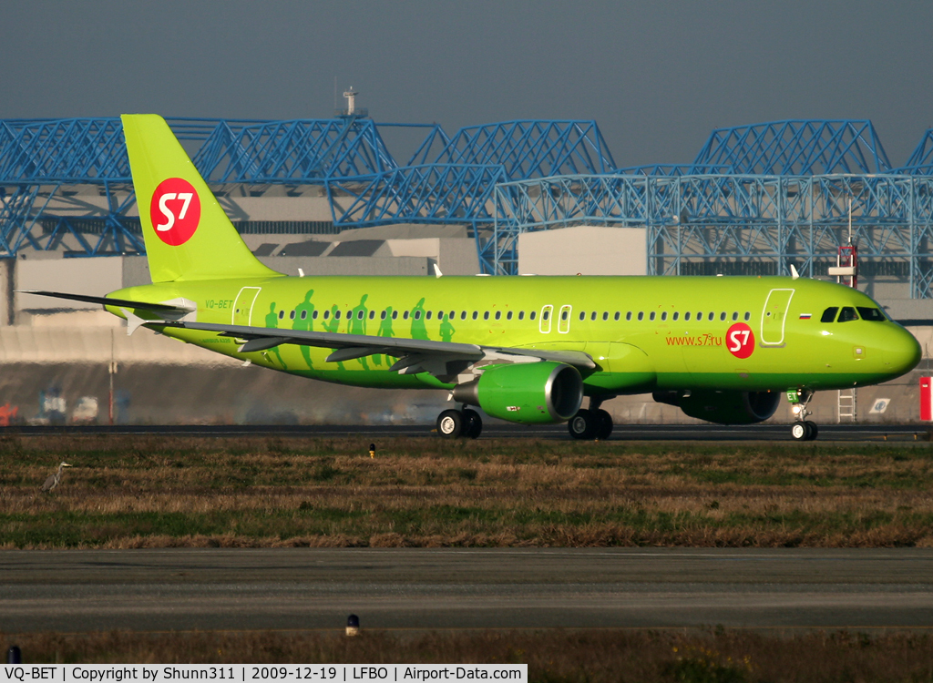 VQ-BET, 2009 Airbus A320-214 C/N 4150, Delivery day...