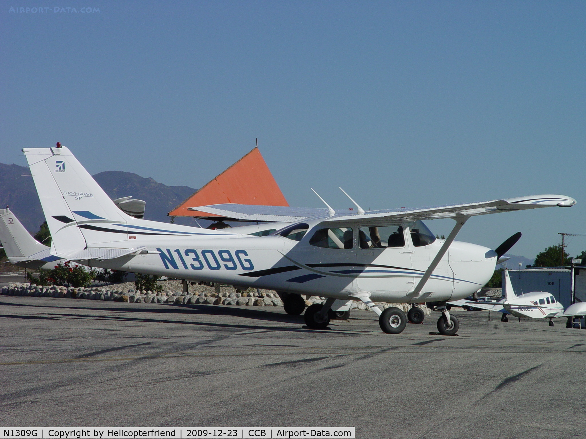 N1309G, 2006 Cessna 172S C/N 172S10342, Parked at Cable