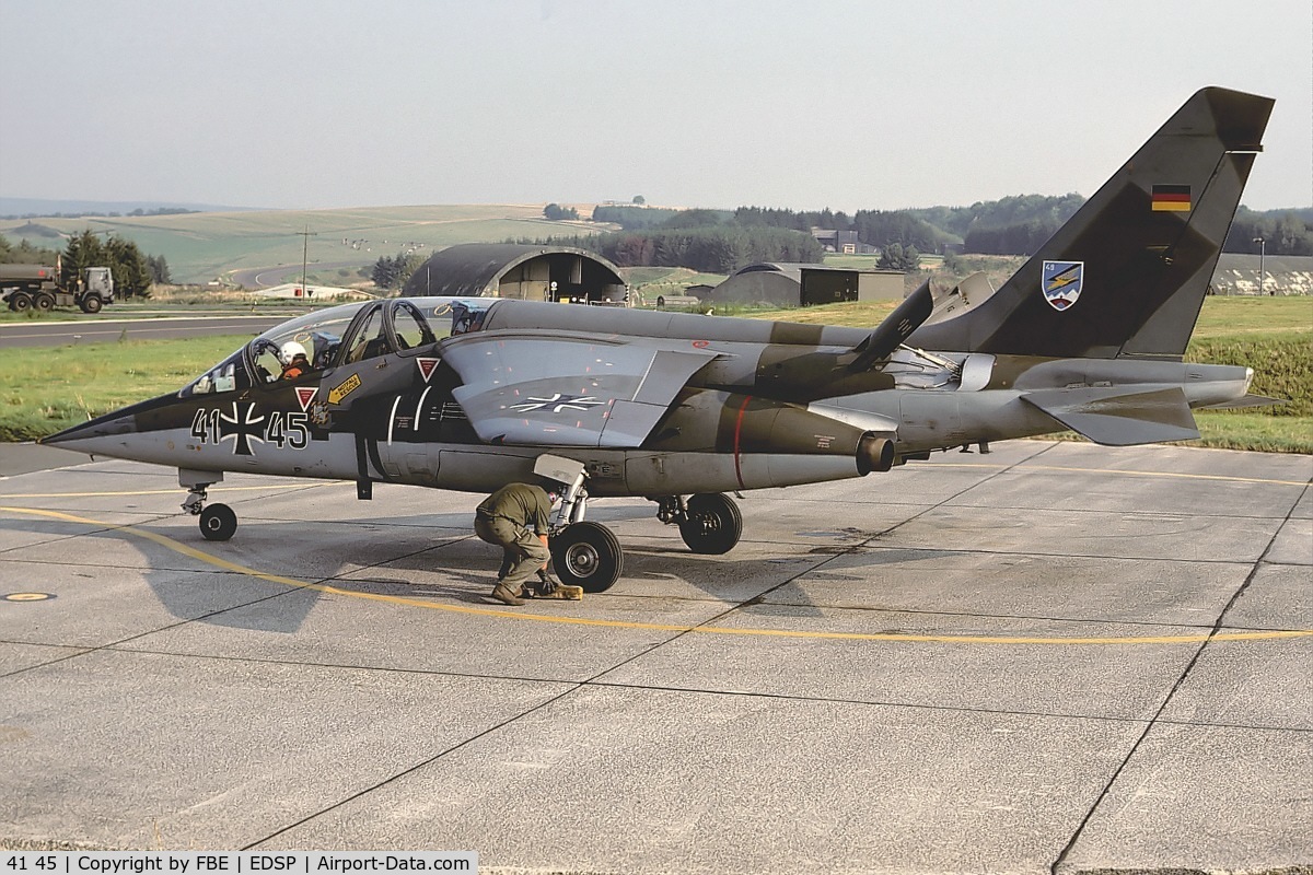 41 45, Dassault-Dornier Alpha Jet A C/N 0145, Fuel stop at Fliegerhorst Pferdsfeld