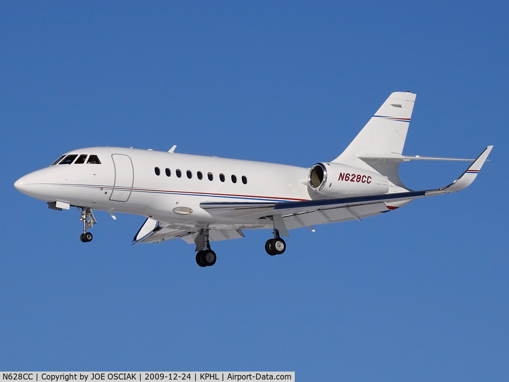 N628CC, 1999 Dassault Falcon 2000 C/N 95, Arriving in Philly