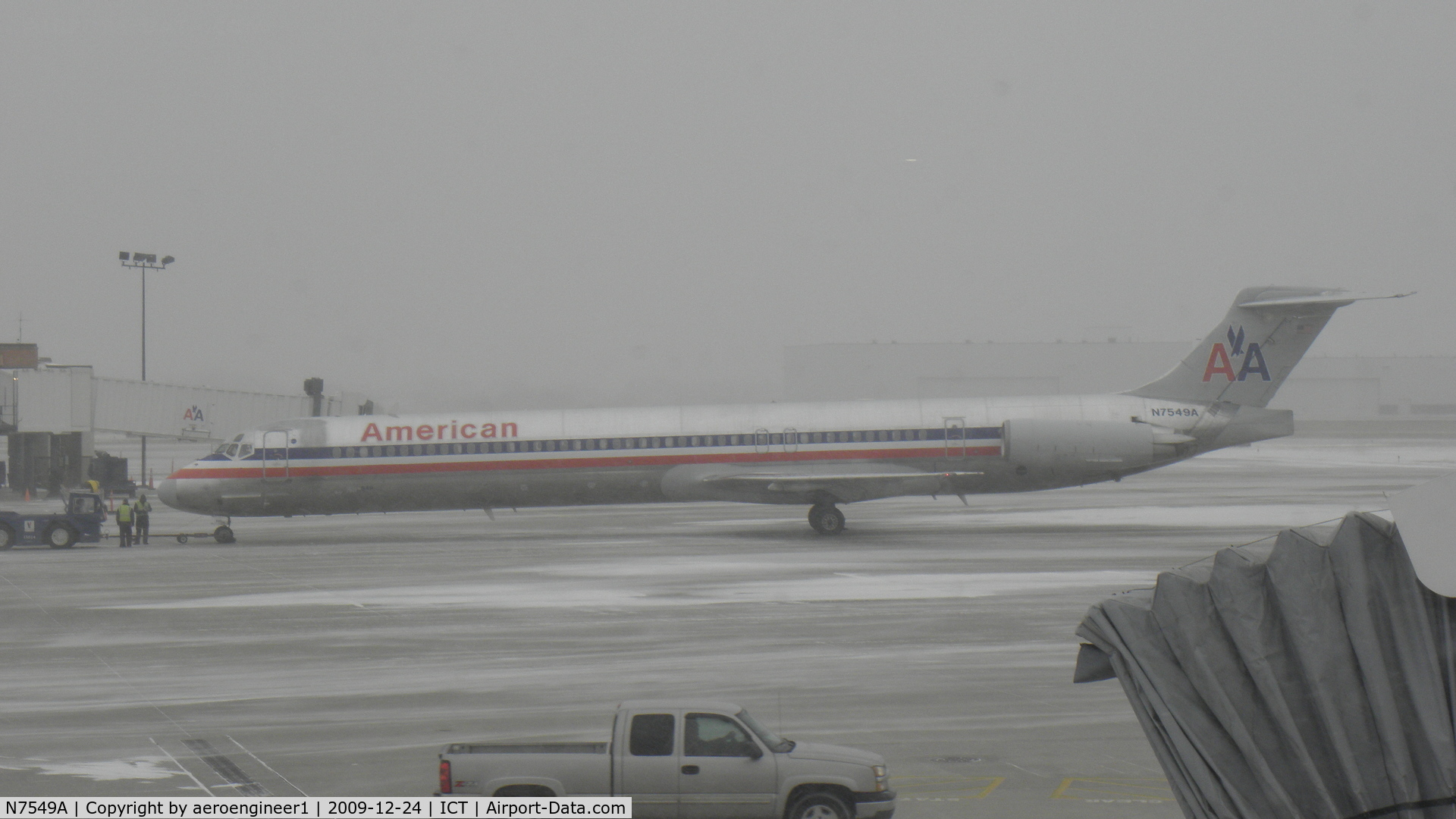 N7549A, 1991 McDonnell Douglas MD-82 (DC-9-82) C/N 53031, AA MD-82 at Wichita Airport on Christmas Eve... Snowstorm is just starting.
