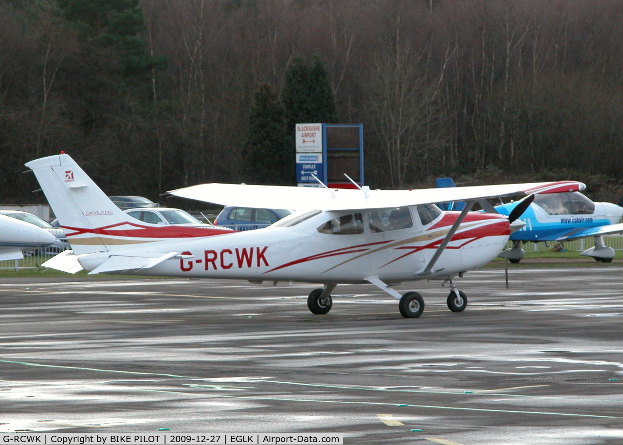 G-RCWK, 2007 Cessna 182T Skylane Skylane C/N 18281982, VISITING A/C ON THE TERMINAL RAMP