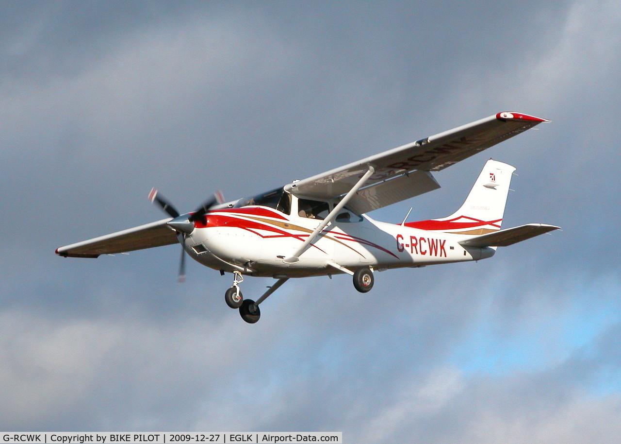 G-RCWK, 2007 Cessna 182T Skylane Skylane C/N 18281982, FINALS FOR RWY 25