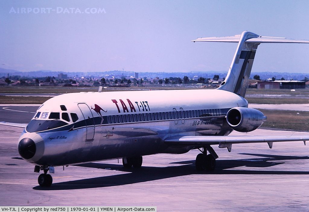 VH-TJL, 1967 Douglas DC-9-31 C/N 47009, DC-9 in the TAA T-Jet logo used for a short time. From a slide taken in 1968.