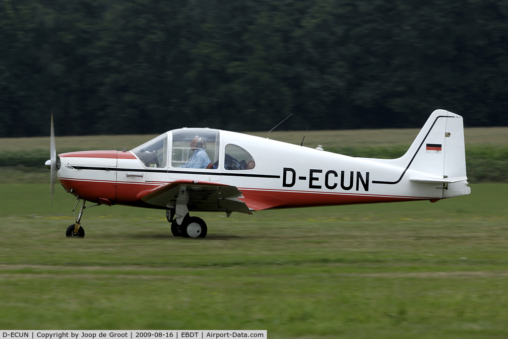 D-ECUN, Ambrosini F.7 Rondone II C/N 10, departure after the old-timer fly-in.